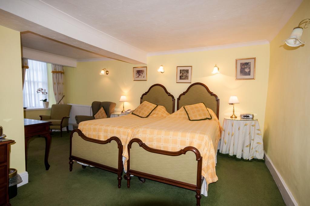 Bishopsgate House Hotel Бiuмарис Екстериор снимка