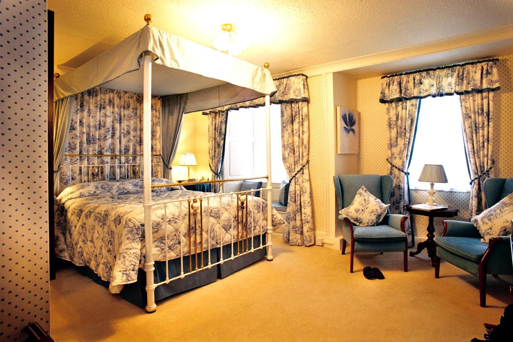 Bishopsgate House Hotel Бiuмарис Екстериор снимка