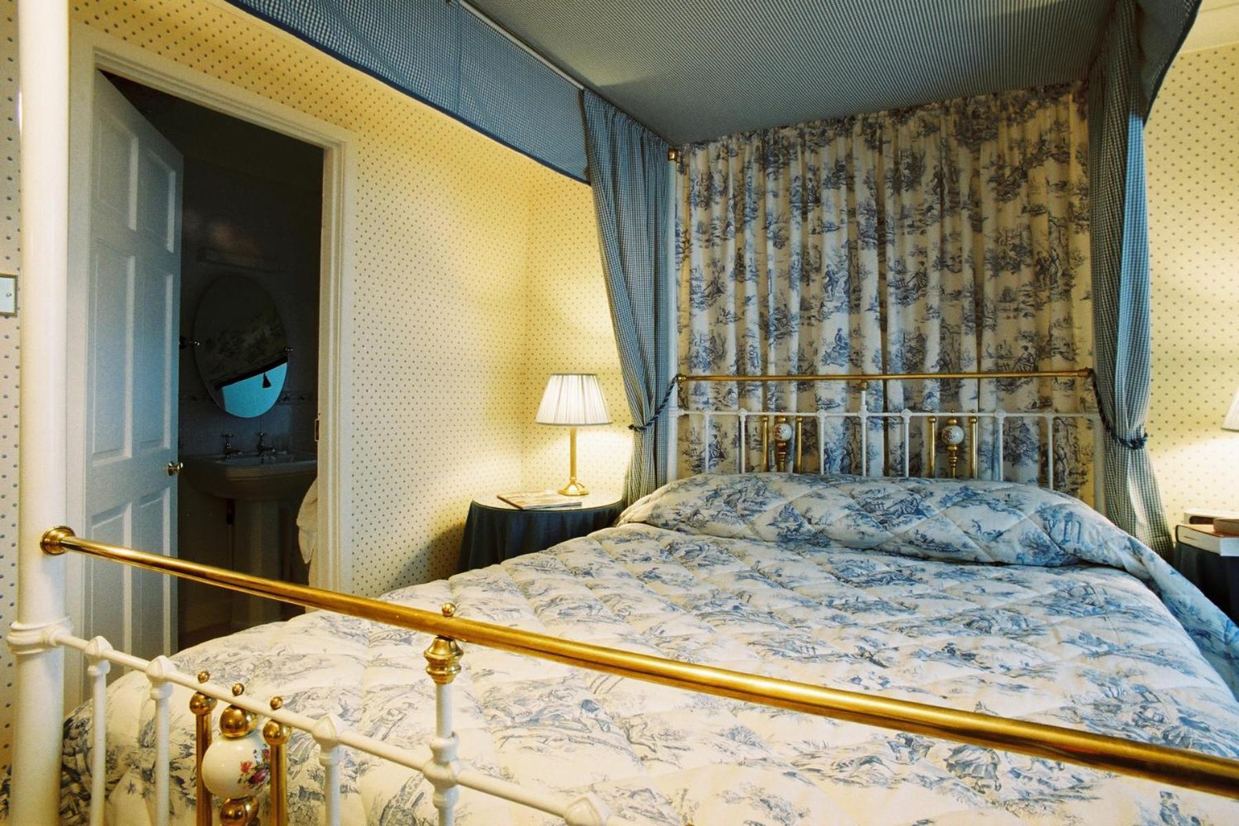 Bishopsgate House Hotel Бiuмарис Екстериор снимка