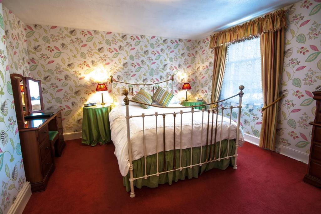 Bishopsgate House Hotel Бiuмарис Екстериор снимка