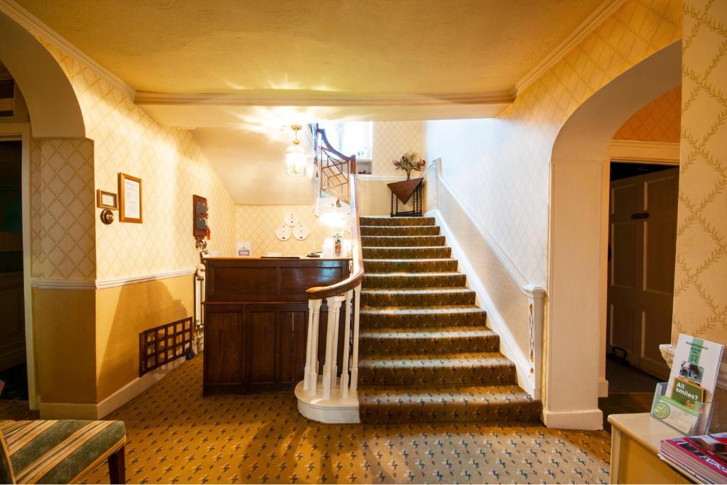 Bishopsgate House Hotel Бiuмарис Екстериор снимка